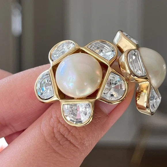 SOLD Vintage Christian Dior Flower Pearl Rhinestone Pedal 14k Gold Post Earrings - Picture 5 of 7